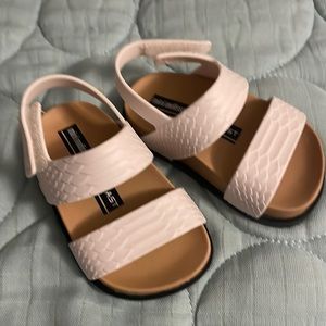 Like new size 5 toddler Mini Melissa sandals